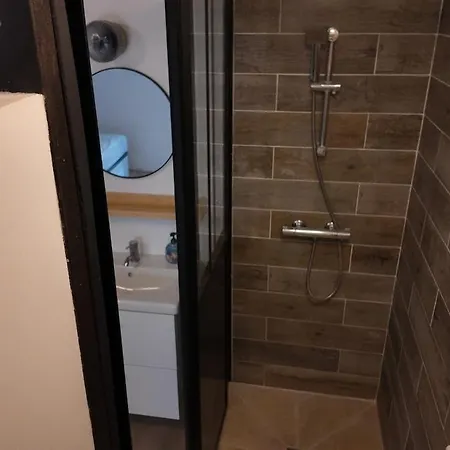 Climatisé Au Coeur Du Village Appartement